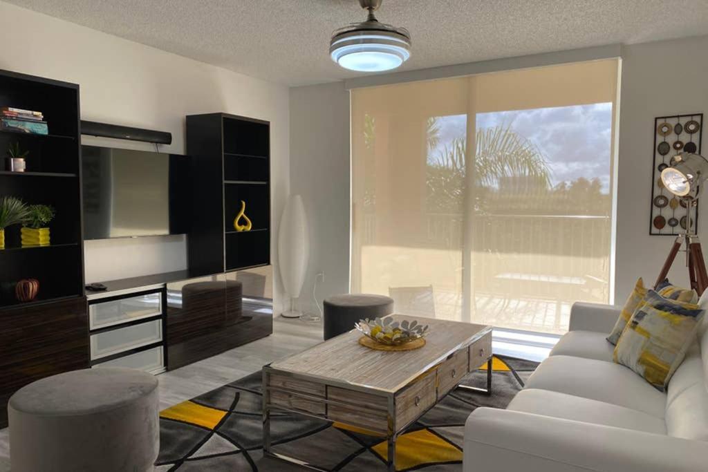 Yacht Club At Aventura 2 Bed 2 Bath Luxurius Cozy Brand New 2020 Apartment Bagian luar foto